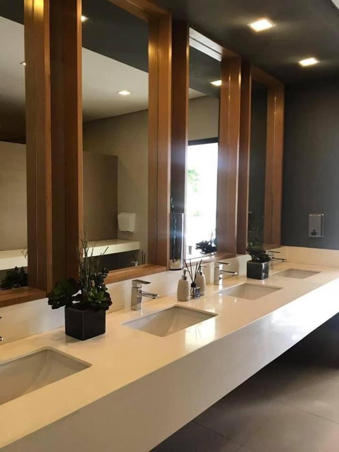 Studio At Viceroy T4 Florence Way Manille Extérieur photo